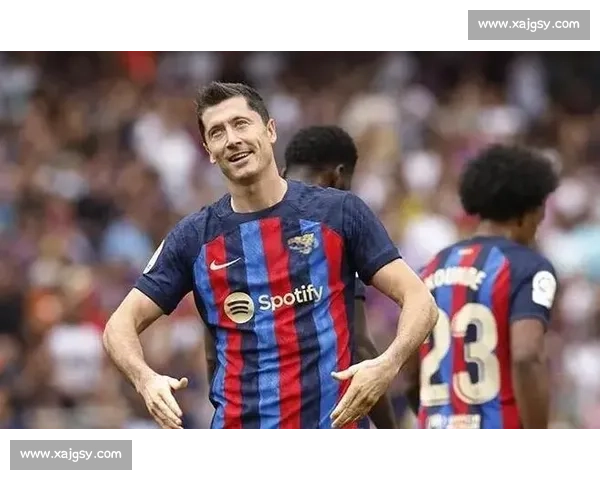 跟队：莱万重返合练 剑指埃尔切之战